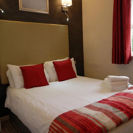 The White House Hotel Telford Esterno foto
