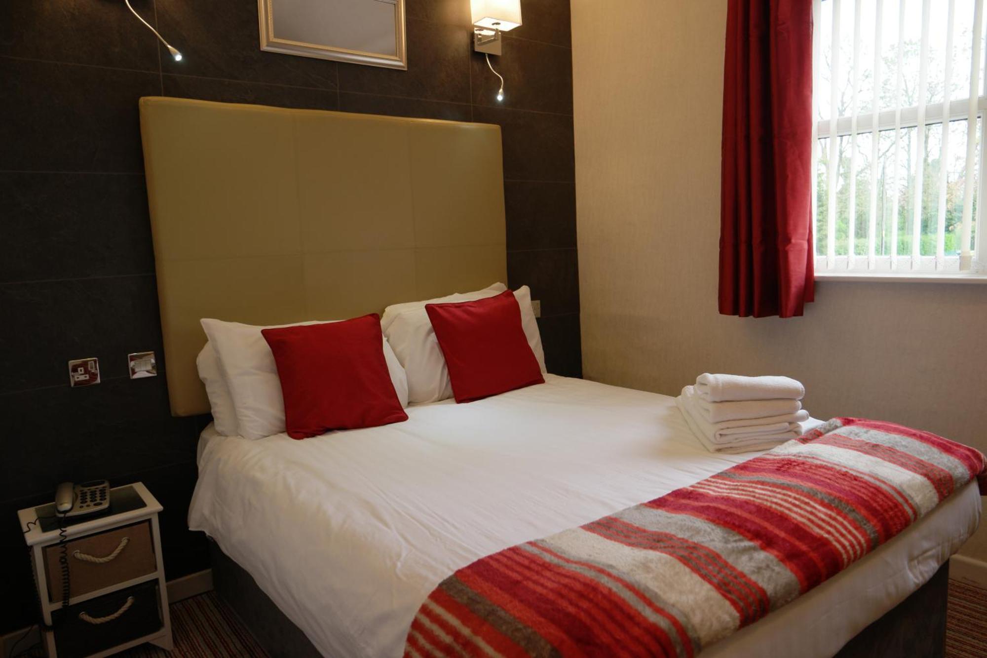 The White House Hotel Telford Esterno foto
