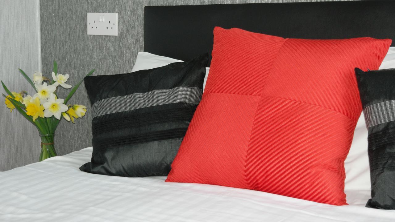 The White House Hotel Telford Esterno foto