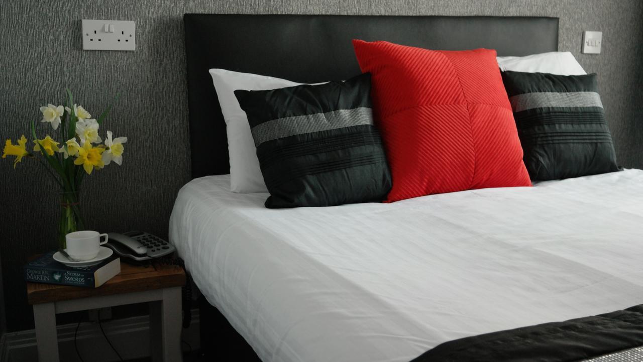The White House Hotel Telford Esterno foto